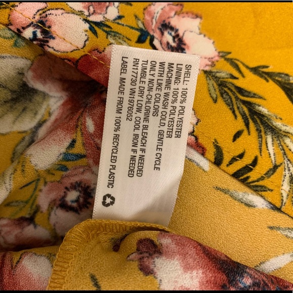 Floral Print V-Neck Smocked Waist Dress Medium - Picture 12 of 12